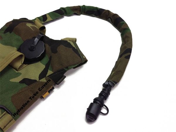 Woodland Camo Hydration Camelbak Back Pack with an Insulated Covered Drink Tube, Providing drink tube protection and camo for your hydration pack drink tube. These hydration tube covers are good for Camelbak, HAWG, MULE, Tactical Drink Tube, Assault Vest, Military Packs, And Many other Hydration Packs. HydrationTubeCovers dot com