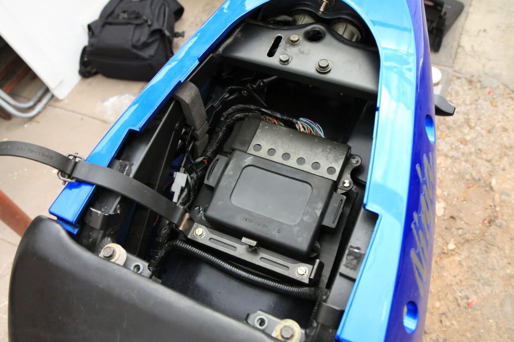 zx12r indicator flasher relay location Page 2 Kawasaki Forum